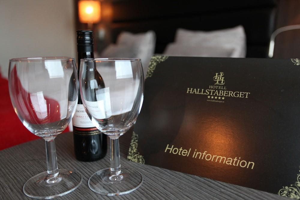 Hotell Hallstaberget โซลเลฟโต ภายนอก รูปภาพ